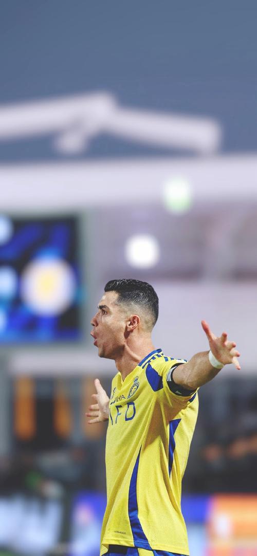 球星突破防线制造绝佳机会