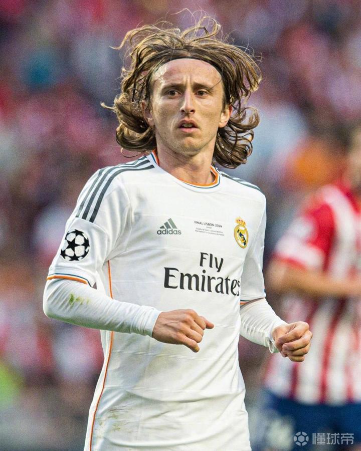 天空：利物浦对伊萨克报价超过1亿镑，纽卡对其估价为1.5亿镑