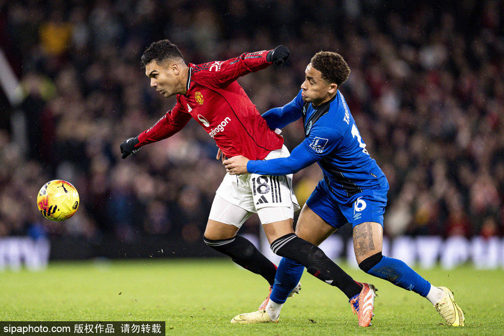 支持儿子，弗格森去看了其儿子达伦执教的彼得堡联的比赛