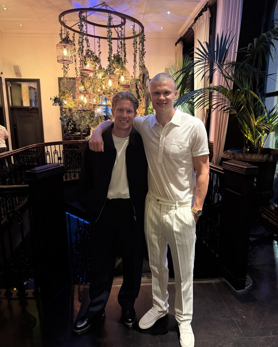 C罗在媒体评选的明年世界杯百大中高居第25！梅西仅第八！